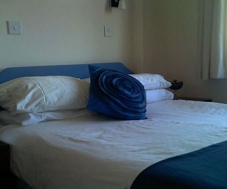 קינלוכברבי The Rhiconich Hotel מראה חיצוני תמונה