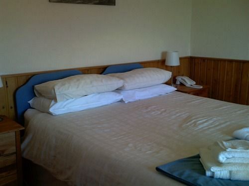 קינלוכברבי The Rhiconich Hotel מראה חיצוני תמונה